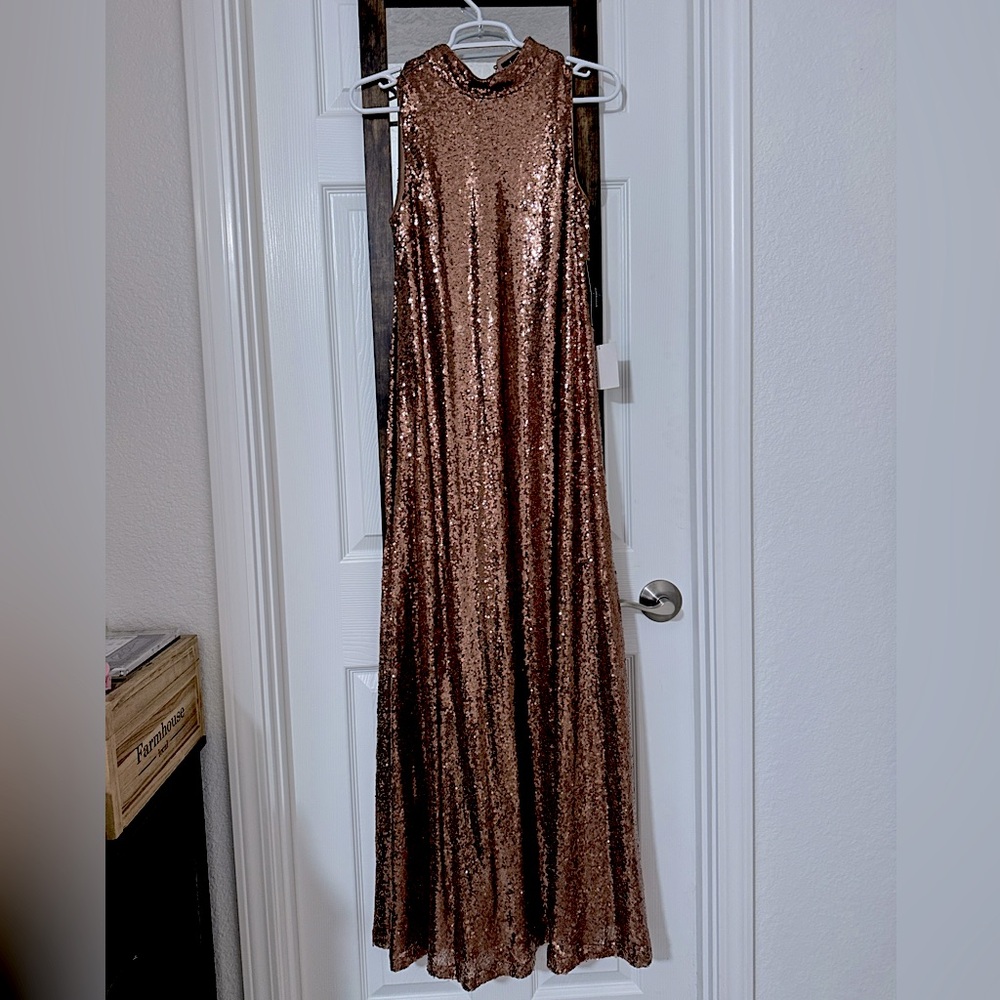 Lulu’s floor length, XS Sequin Rose Gold Dress